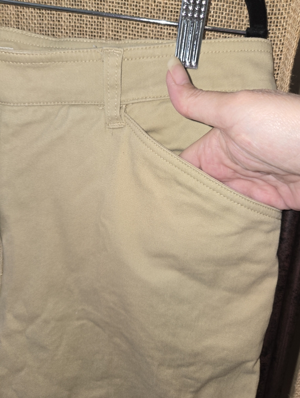 Jones New York Sport Stretch Women's Tan Chino Bermuda Shorts Size 8 - Picture 3 of 13